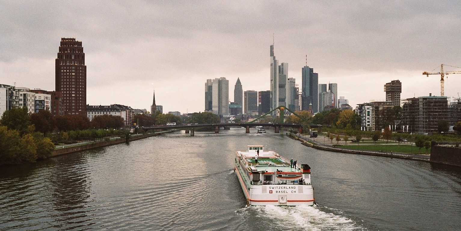 Blick von der Deutschherrnbrck, links das Deutschherrnufer