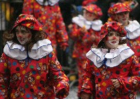 Clowns: Teilnehmer des Frankfurter Fastnachtzuges