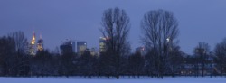 Verschneite Lichtung im Grneburgpark