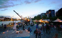 Biergarten, Lampions an der Weseler Sommerwerft in Frankfurt