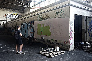 Sprayer im groen Hangar des Flugplatzes Eschborn