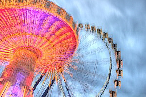 Riesenrad und Kettenkarussell auf der Dippemess 2017