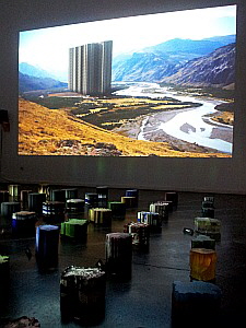 Videoinstallation Big Fat Dumb Cities