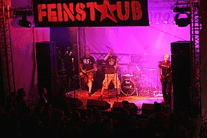 Stage Bottles auf der Feinstaubbhne