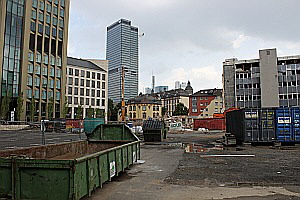 Hohenstaufenstr. 13-27 am rechten Bildrand