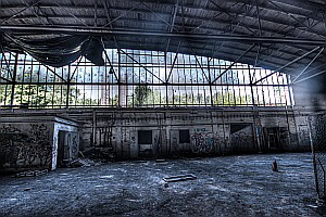 Fliegerhorst Eschborn: Nutzung des groen Hangars bis in die 70er Jahren zu anderen Zwecken als dem Flugbetrieb.