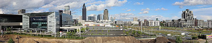 Europaviertel: Messe Frankfurt, die Skyline und die DB-Zentrale