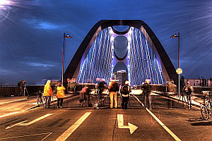 Luminale 2014: Neuerffnung der Osthafenbrcke