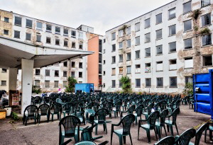 Freiluftkino im Hof der ehemaligen Kriminalpolizei